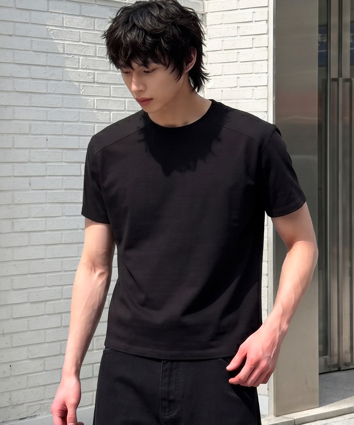 언더오프(UNDEROFF) 머슬핏 크롭 절개 반팔 티셔츠 블랙