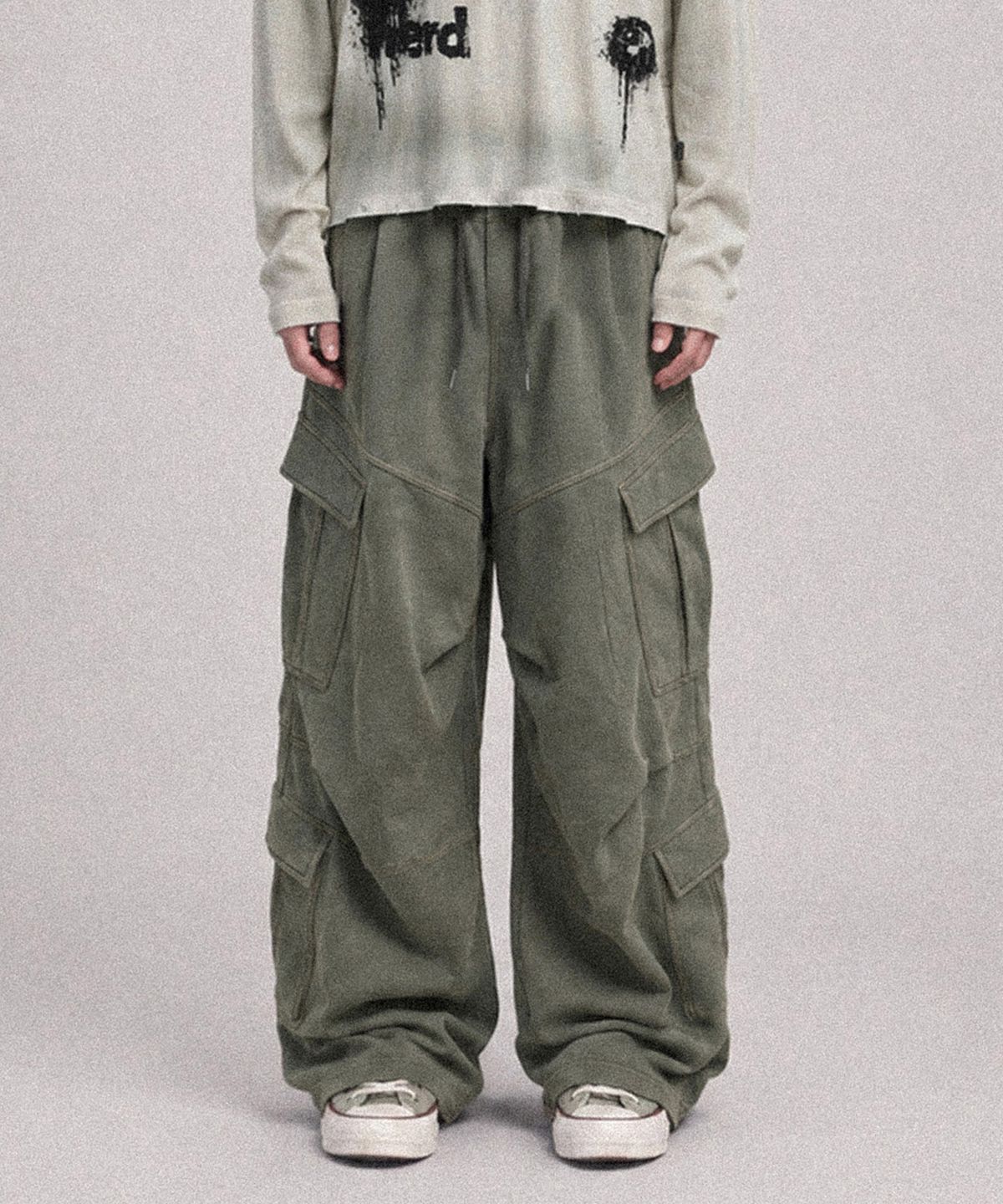 낫포너드(NOT4NERD) Diagonal Panel Dart Cargo Sweat Pants - Khaki