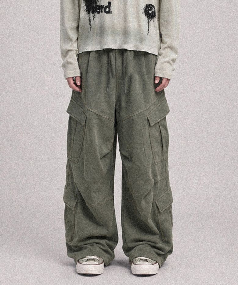 Diagonal Panel Dart Cargo Sweat Pants - Khaki
