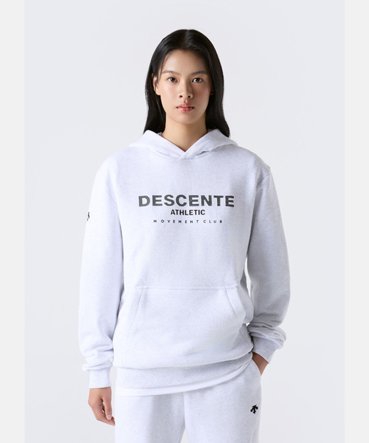 데상트(DESCENTE) 스포츠테리 그래픽 후드 티셔츠 라이트 그레이 SR323UHD81