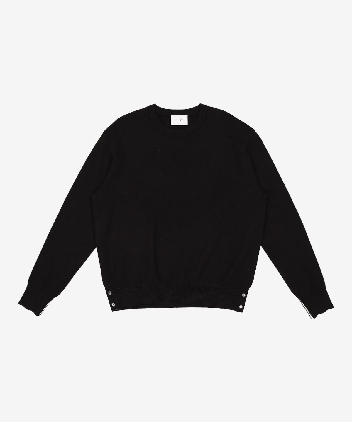 티엔지티(TNGT) BLACK SEMI-OVER FIT BUTTON CREWNECK KNIT TNSW1F704BK 105