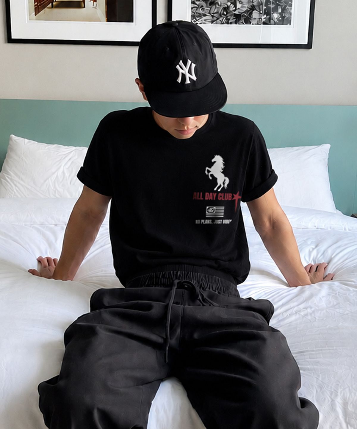 그레이버 오디너리(GRAVER ORDINARY) [ODNR UNISEX]All DAY CLUB horse 반팔 티셔츠_3color