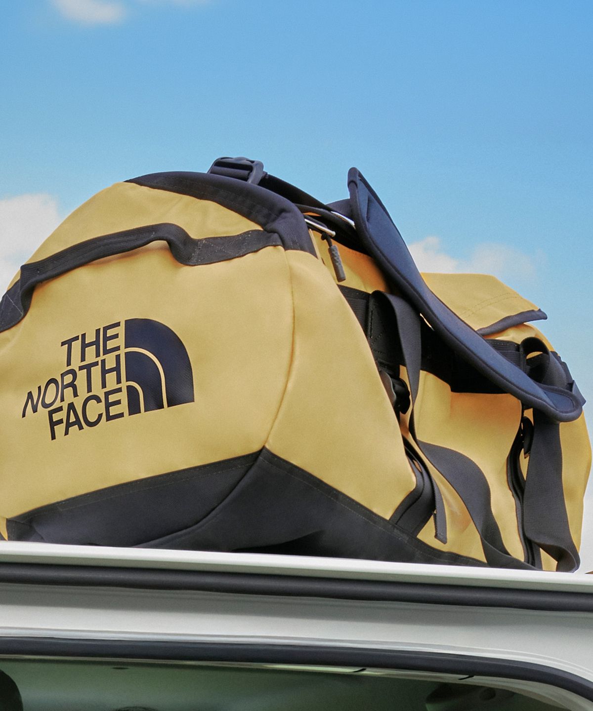 노스페이스(THE NORTH FACE) NN2FR80A 베이스캠프 더플 미디움 GOLD