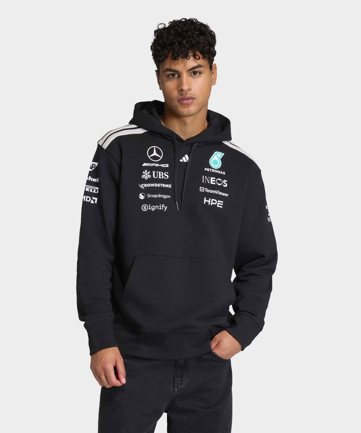 아디다스(ADIDAS) 메르세데스 AMG F1 팀 드라이버 후드 스웨트셔츠 - 블랙 / KF0166