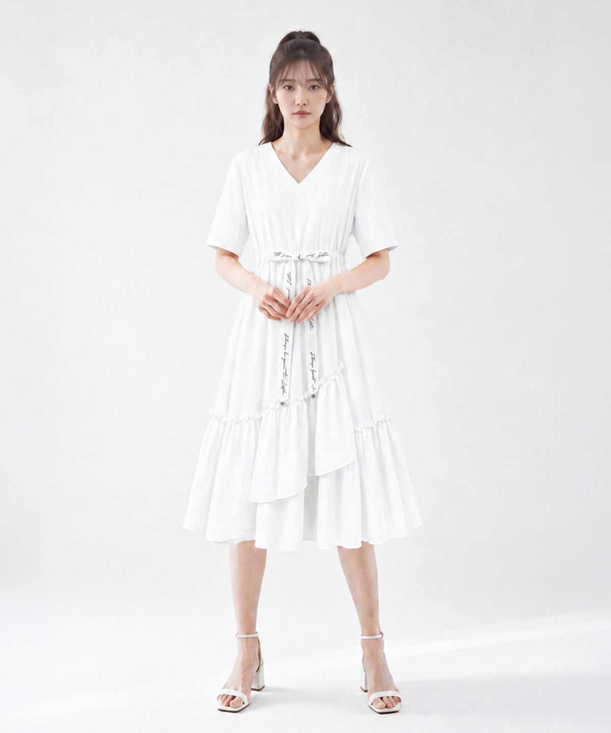 엘바이엘(LBYL) 화이트 스트라이프 허리 스트링 원피스