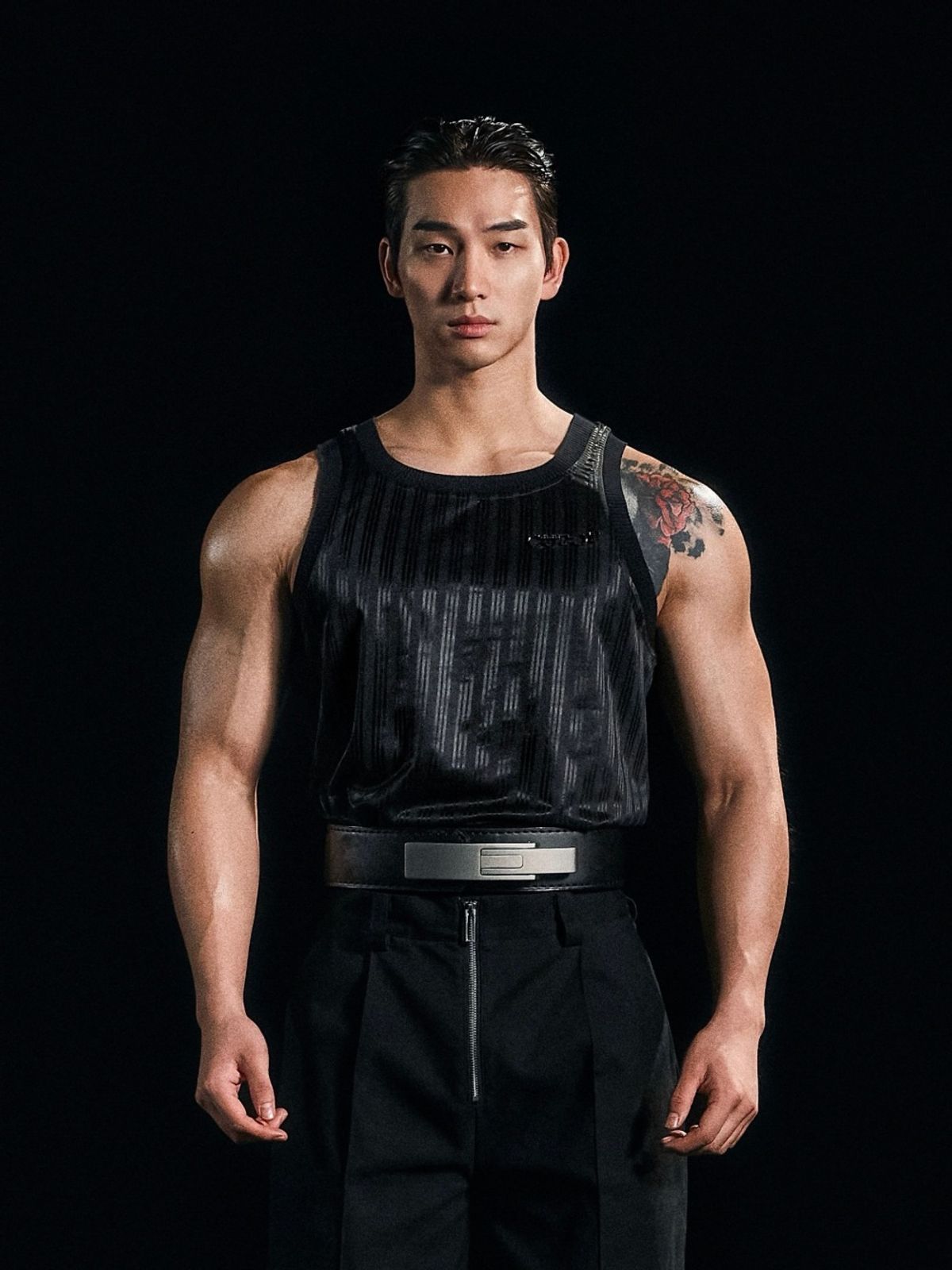 아웃오브(OUTOF) Glossy Stripe Sleeveless [Black]