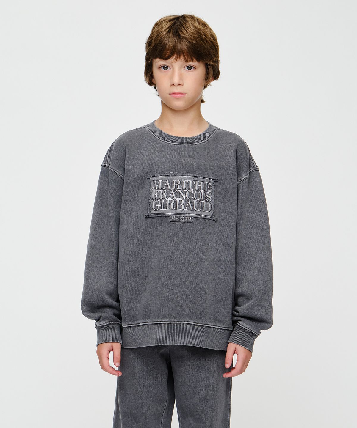 마리떼 키즈(MARITHÉ KIDS) KIDS CLASSIC LOGO APPLIQUE DYEING SWEATSHIRT charcoal
