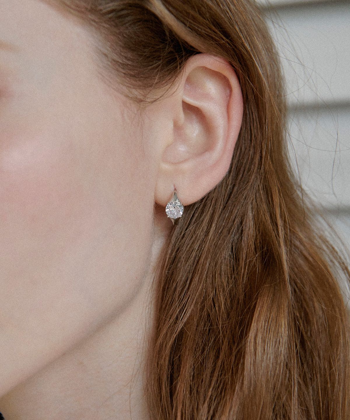세인트스코트런던(ST.SCOTT LONDON) Light Stone Earrings / STJ-EB1802WG