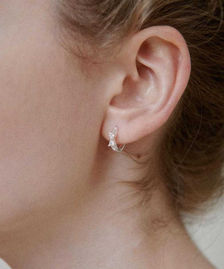 [Silver 925] Ribbon Glow Earrings / STJ-EA1785WG