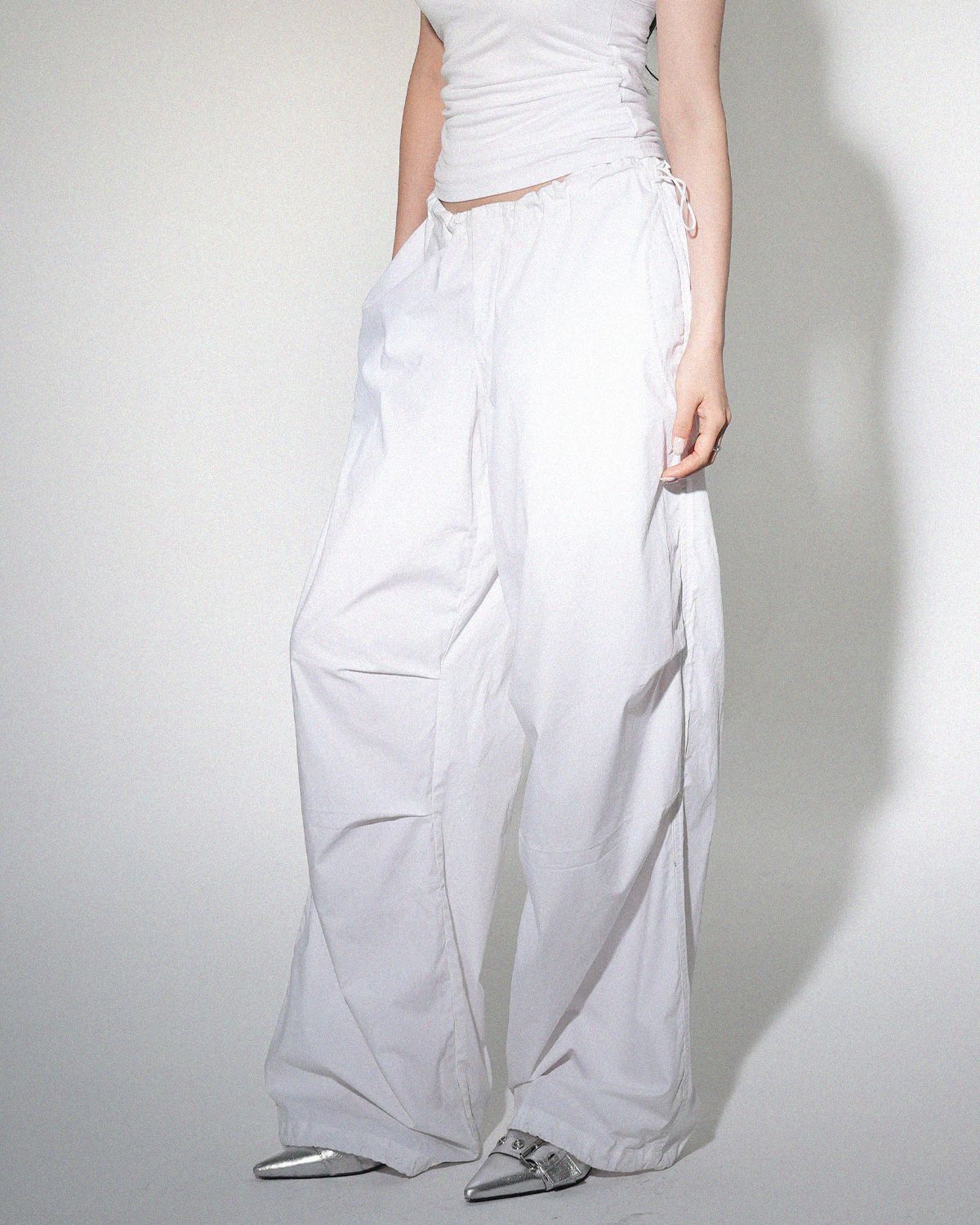 여린(YEORIN) String Parachute Pants (White)