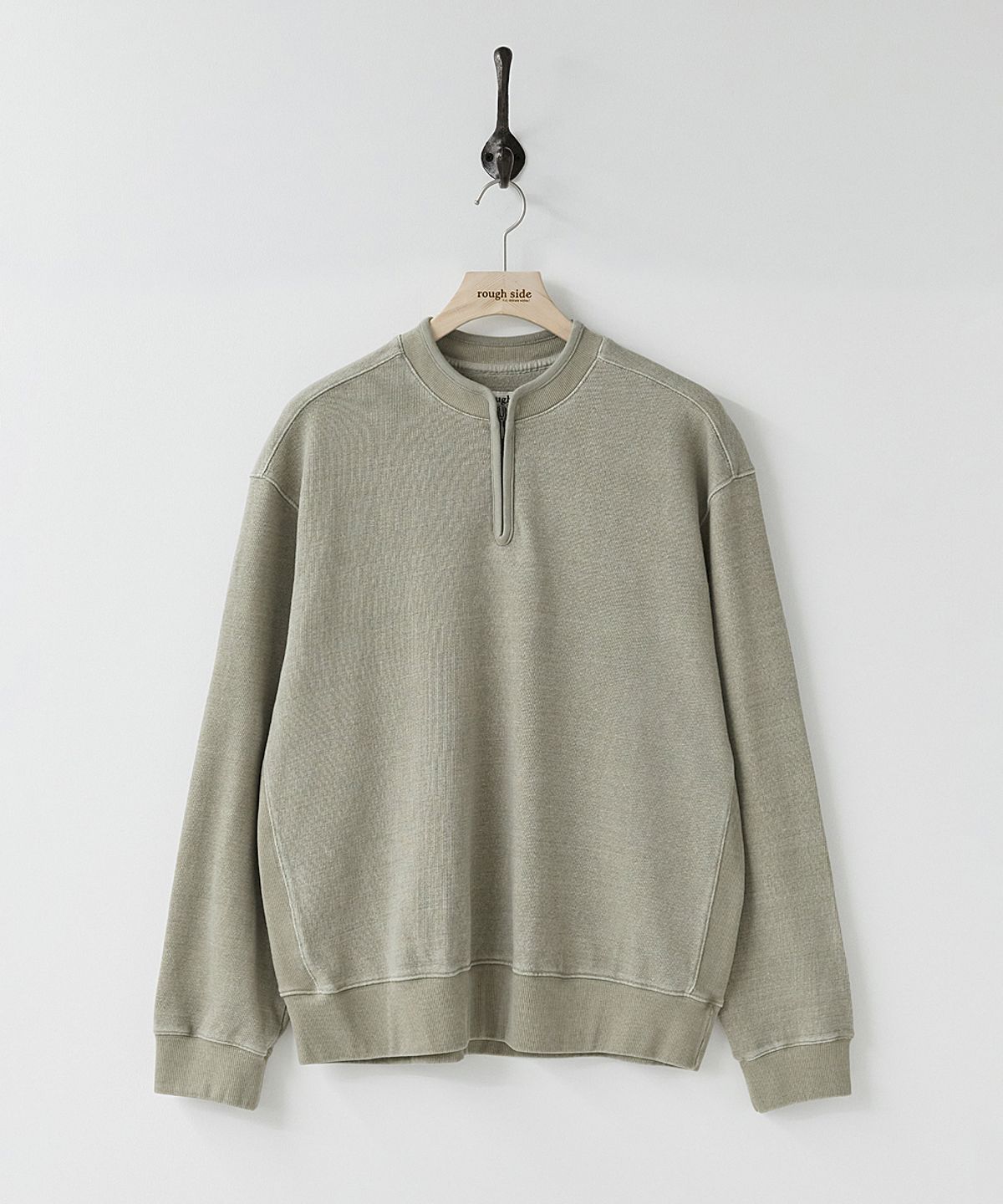 러프사이드(ROUGHSIDE) Nest Zip Sweat Dusty Olive