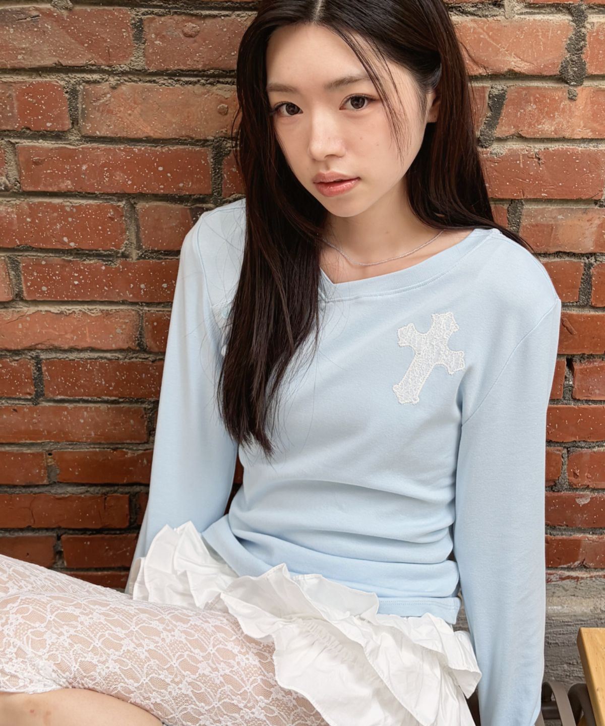 로긴 앤 로지(ROGIN N ROSIE) Cross Motif Unbal Button Long Sleeve Light Blue
