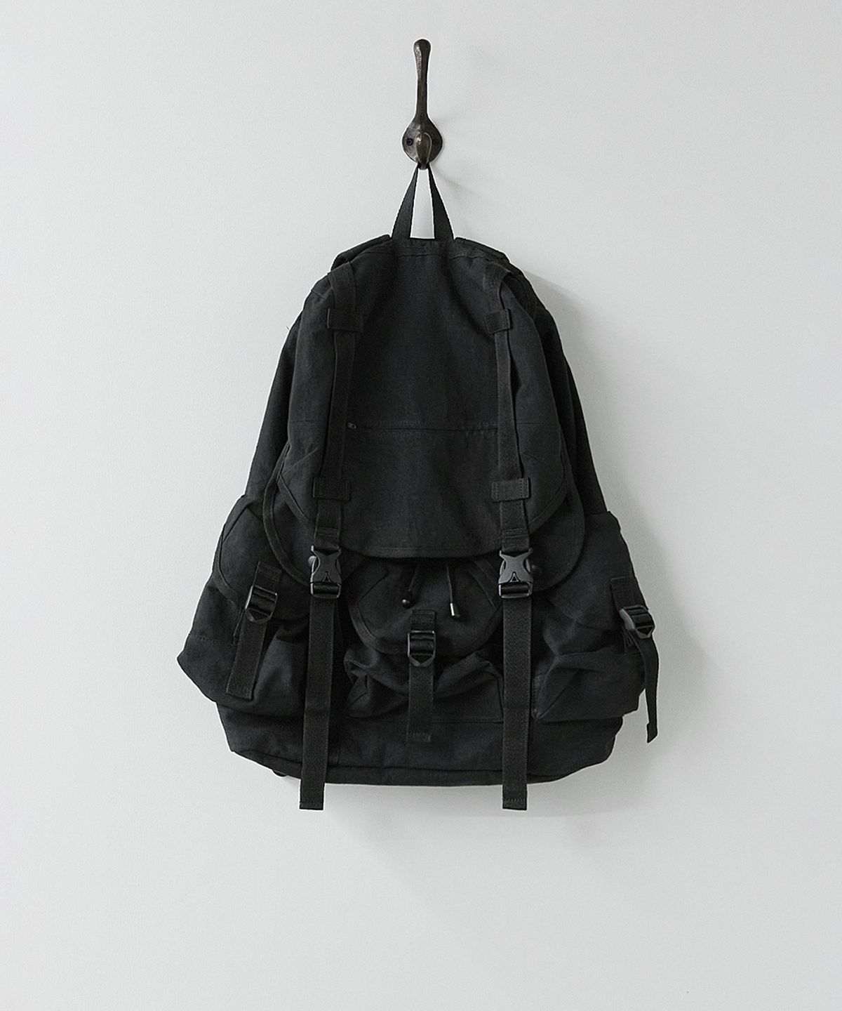 러프사이드(ROUGHSIDE) Canteen Backpack Ash Black