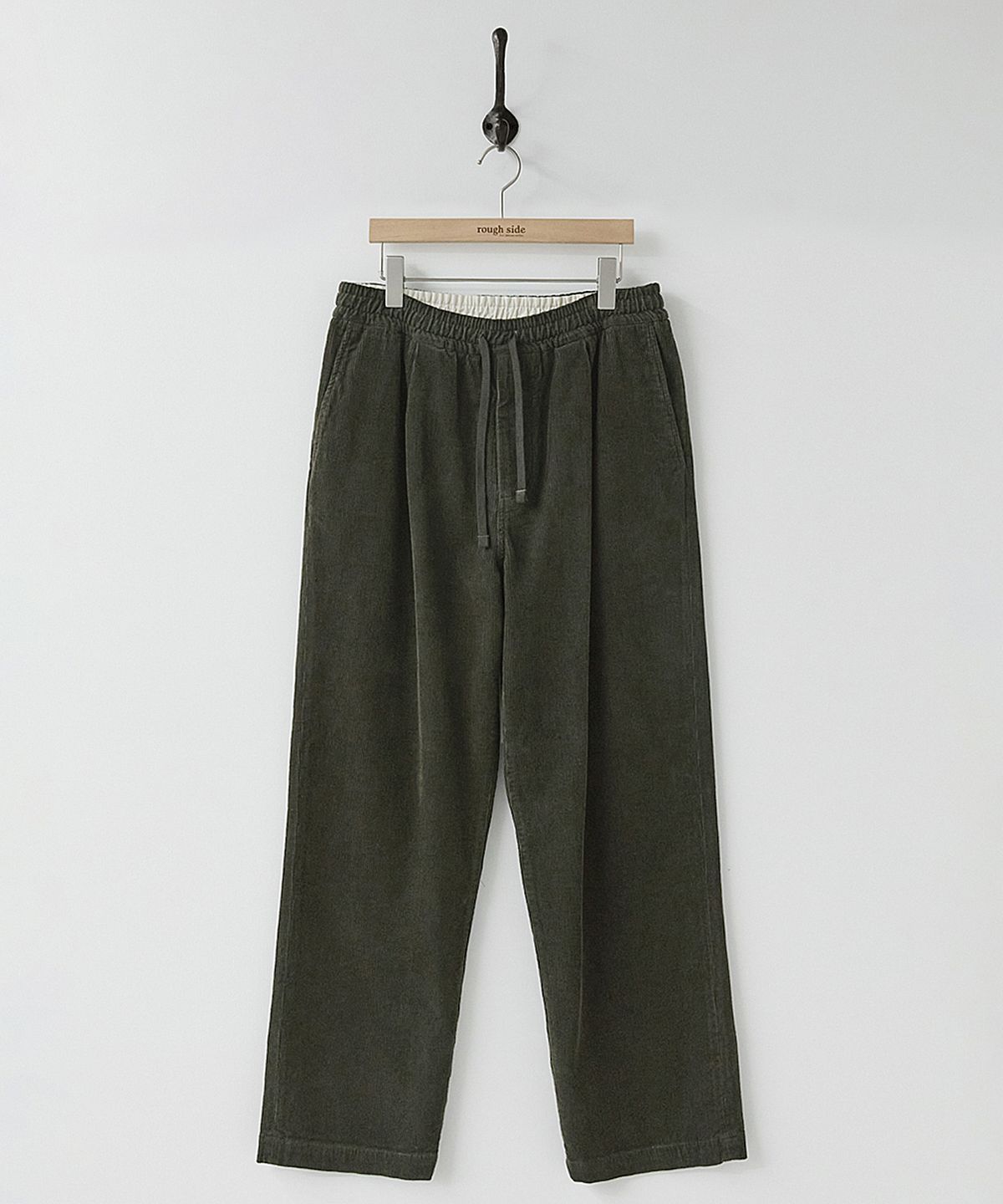 러프사이드(ROUGHSIDE) Dweller Cord Pants Dark Olive
