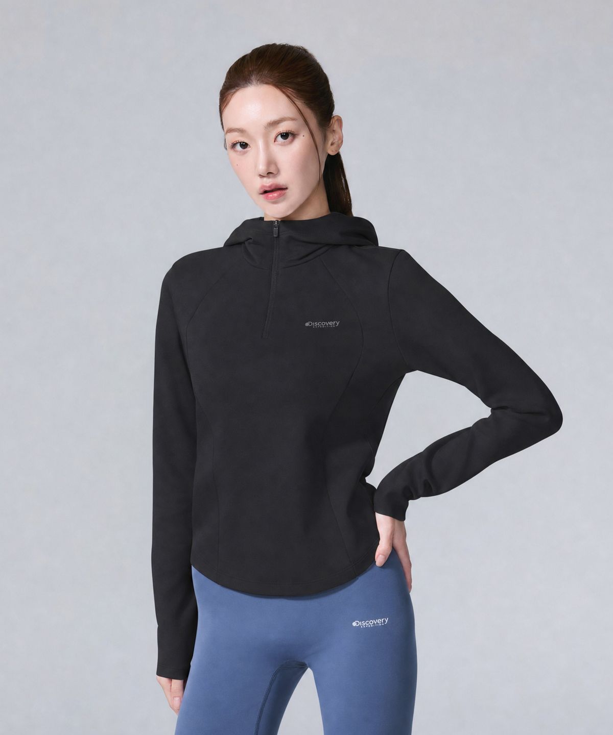 디스커버리 익스페디션(DISCOVERY EXPEDITION) 여성 기능성 반집업 후드티 (BLACK)