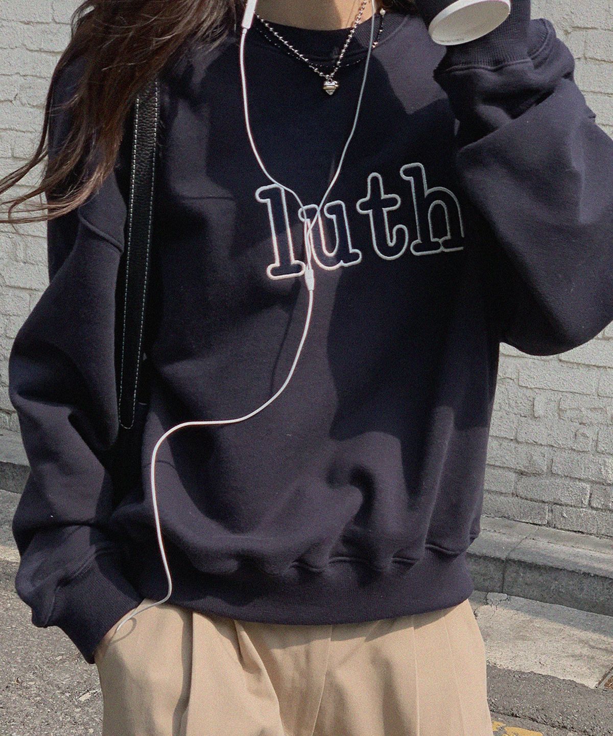 루스프로덕트(LUTHPRODUCT) Commuters Sweat Shirt(아플리케) _ NAVY