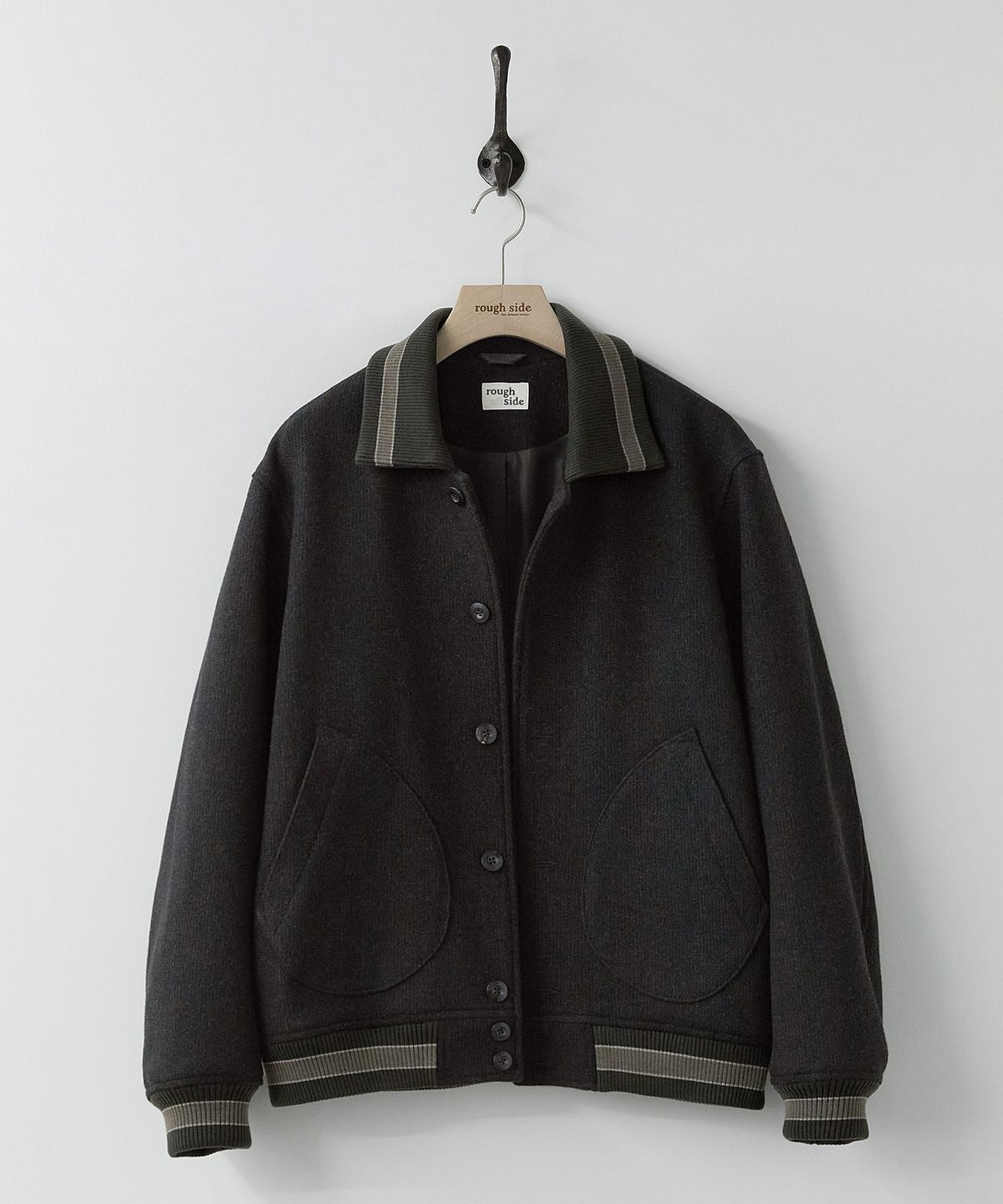 러프사이드(ROUGHSIDE) League Bomber Ash Black