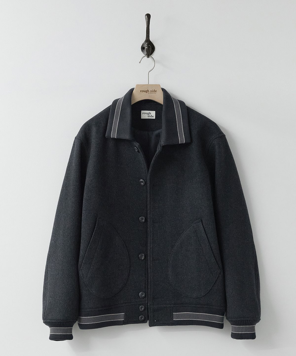 러프사이드(ROUGHSIDE) League Bomber Dark Navy