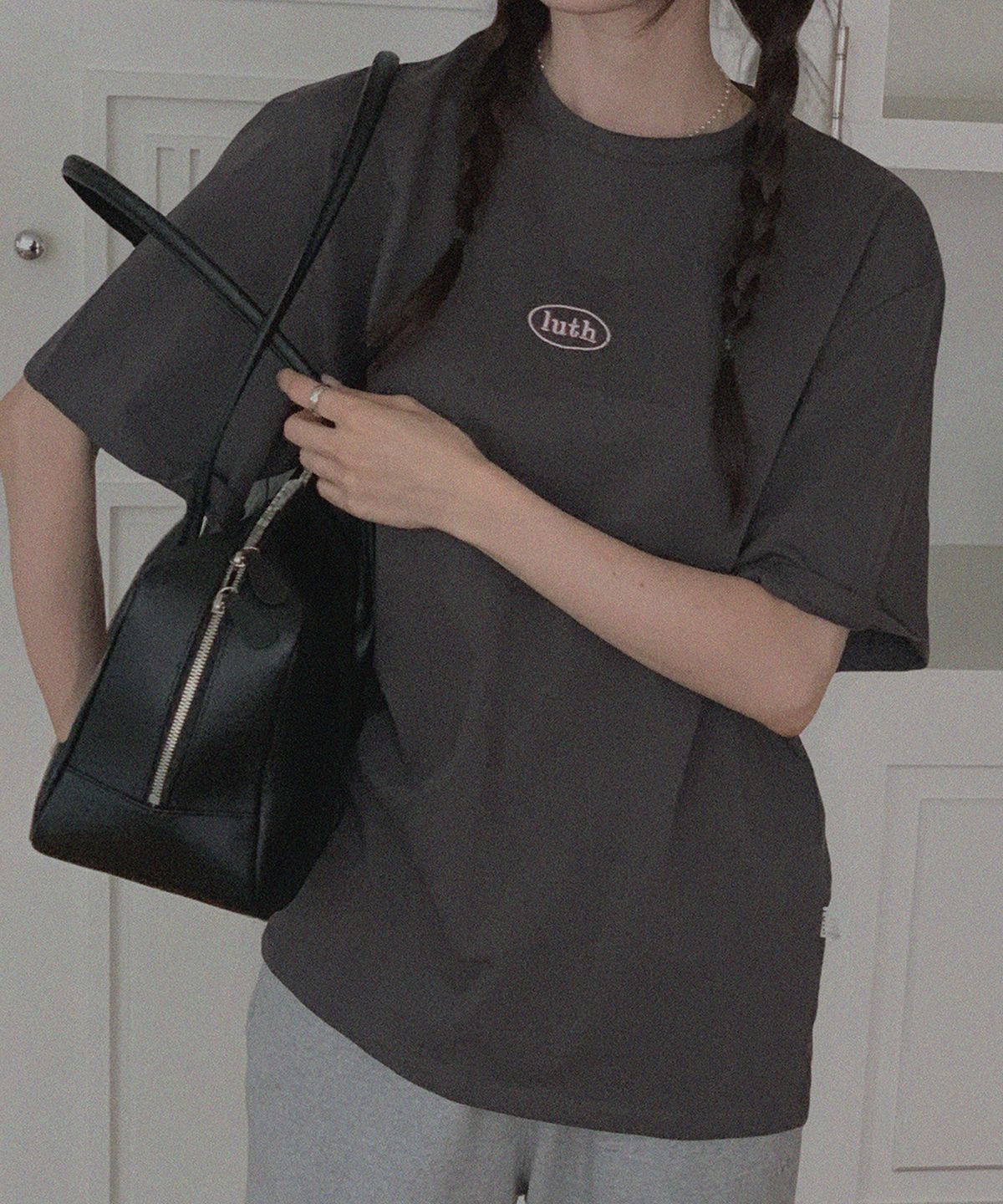 루스프로덕트(LUTHPRODUCT) Coin Logo T Shirt _ CHARCOAL