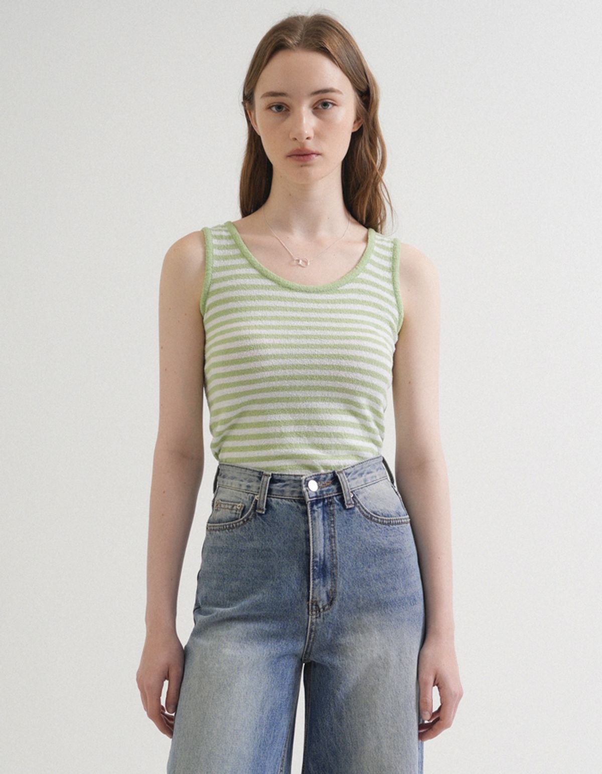 블레티(VLETI) Round Stripe Knit Sleeveless (Yellow_green)