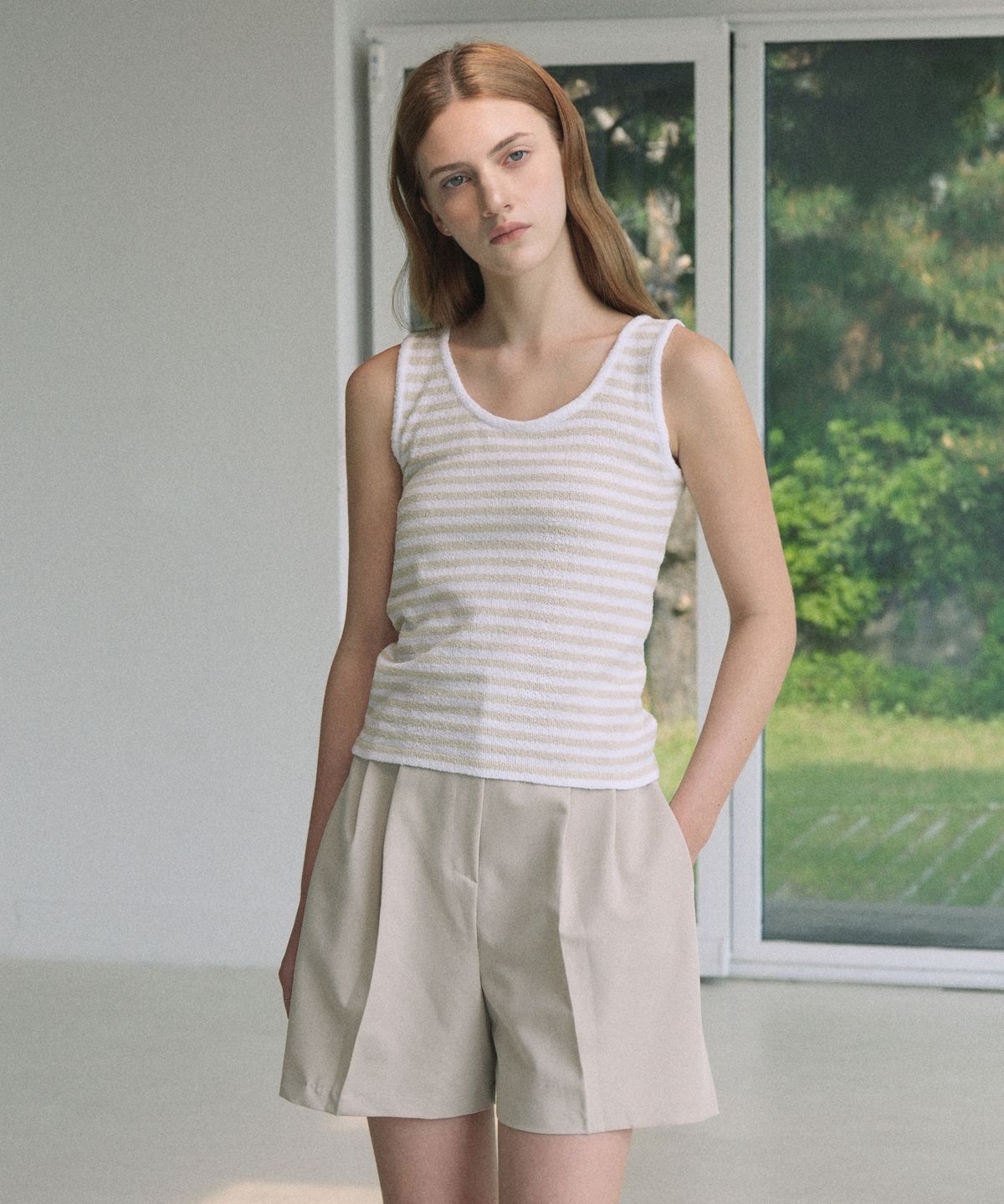 블레티(VLETI) Round Stripe Knit Sleeveless (Beige)
