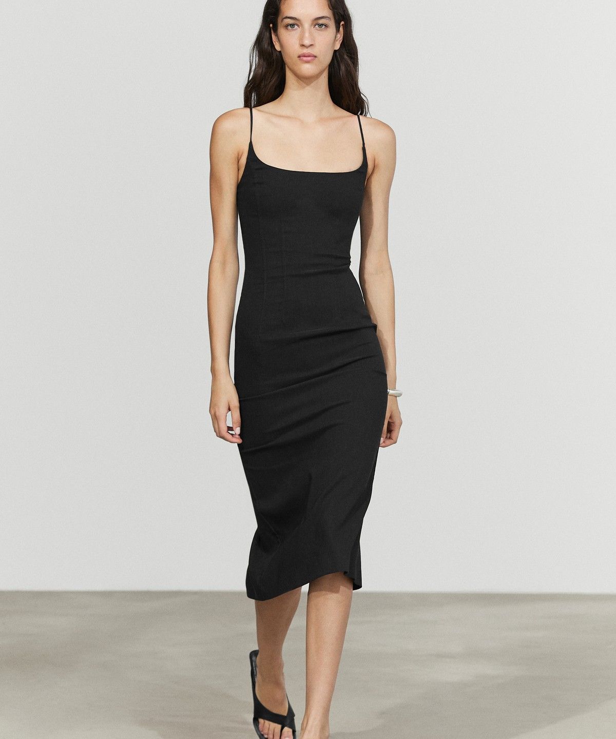 마시모두띠(MASSIMO DUTTI) 린넨 혼방 스트랩 미디 원피스