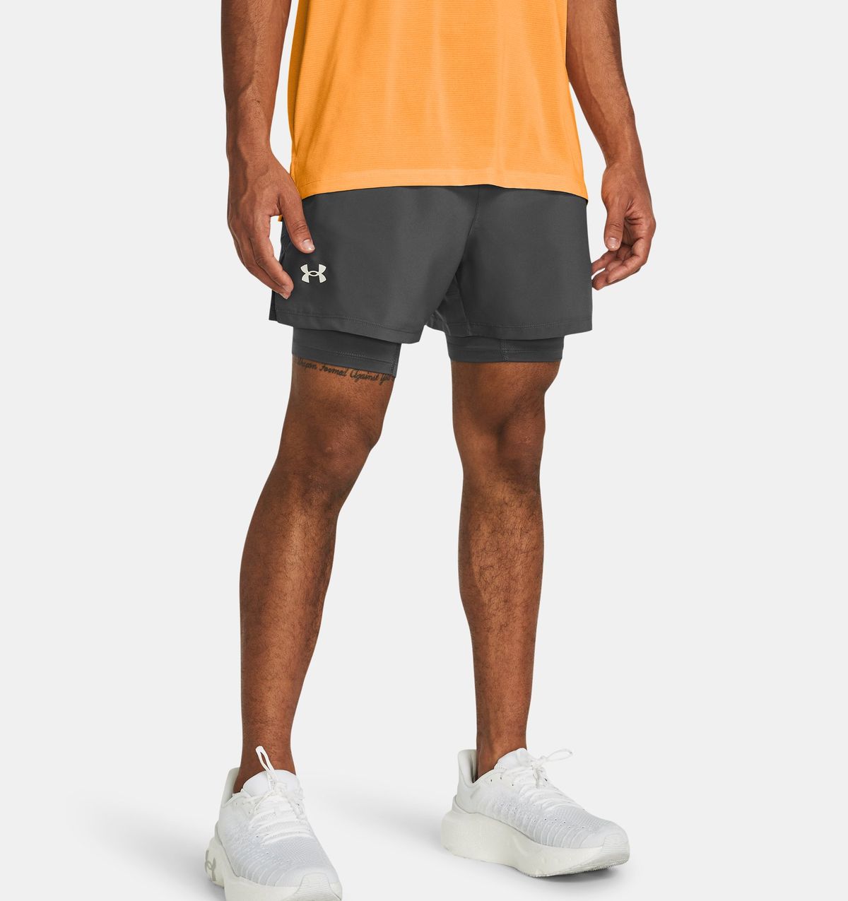 언더아머(UNDERARMOUR) 남성 UA 론치 투인원 5인치 쇼츠1382640-025