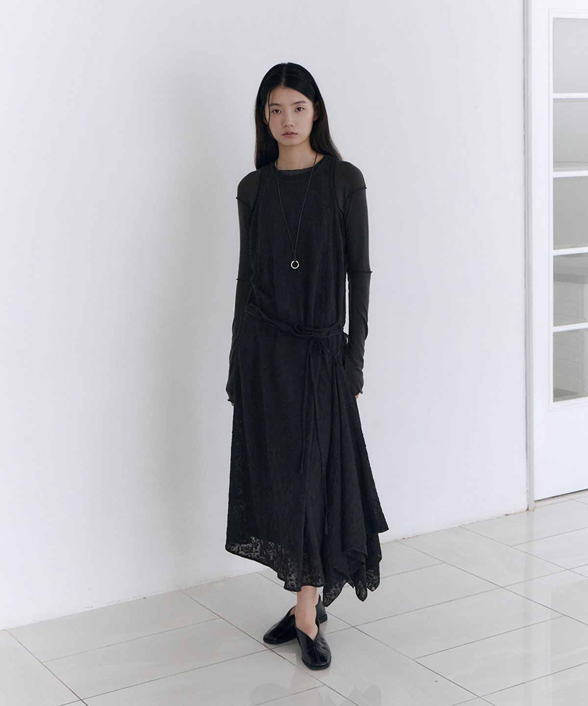 로우타이드(LOW TIDE) LACE OVERLAY WRAP DRESS [BLACK]