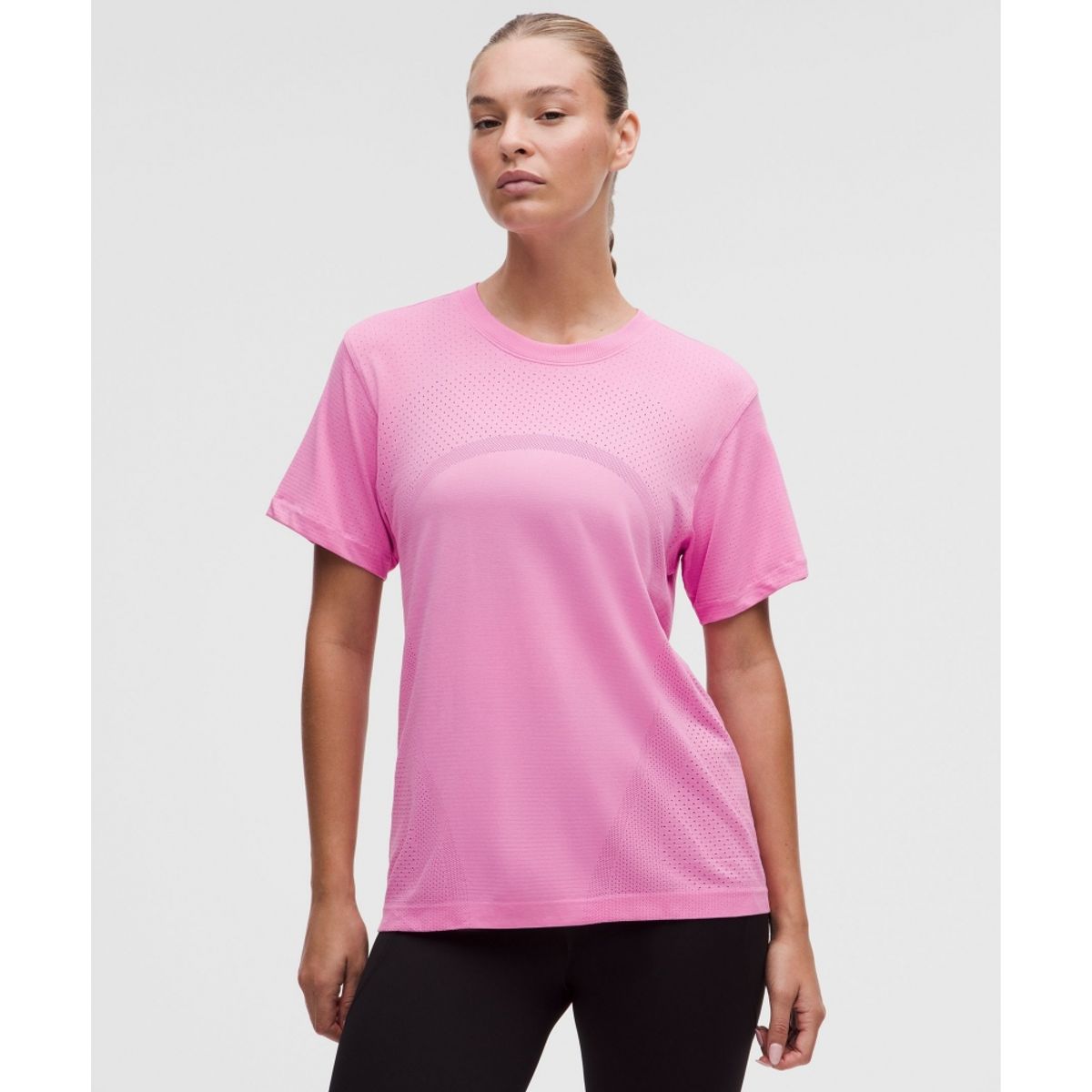 룰루레몬(LULULEMON) 스위프틀리 릴랙스드 숏슬리브 셔츠 힙 렝스 *로고  SWOT