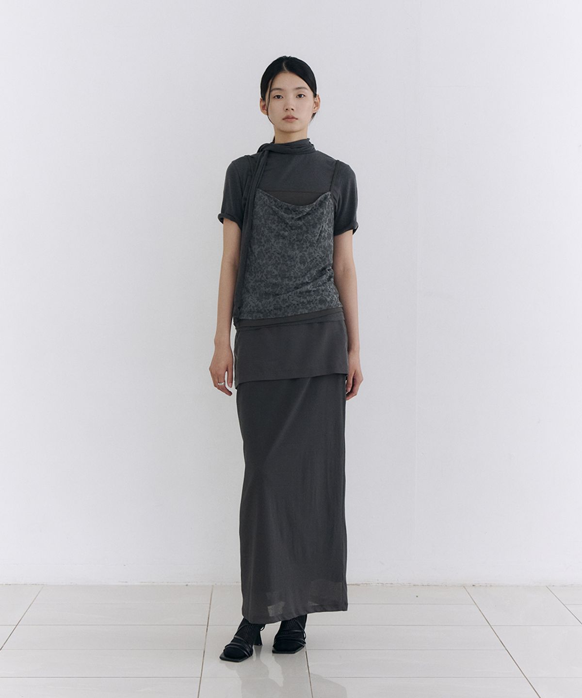 로우타이드(LOW TIDE) SHEER OVERLAY MAXI SKIRT [CHARCOAL]