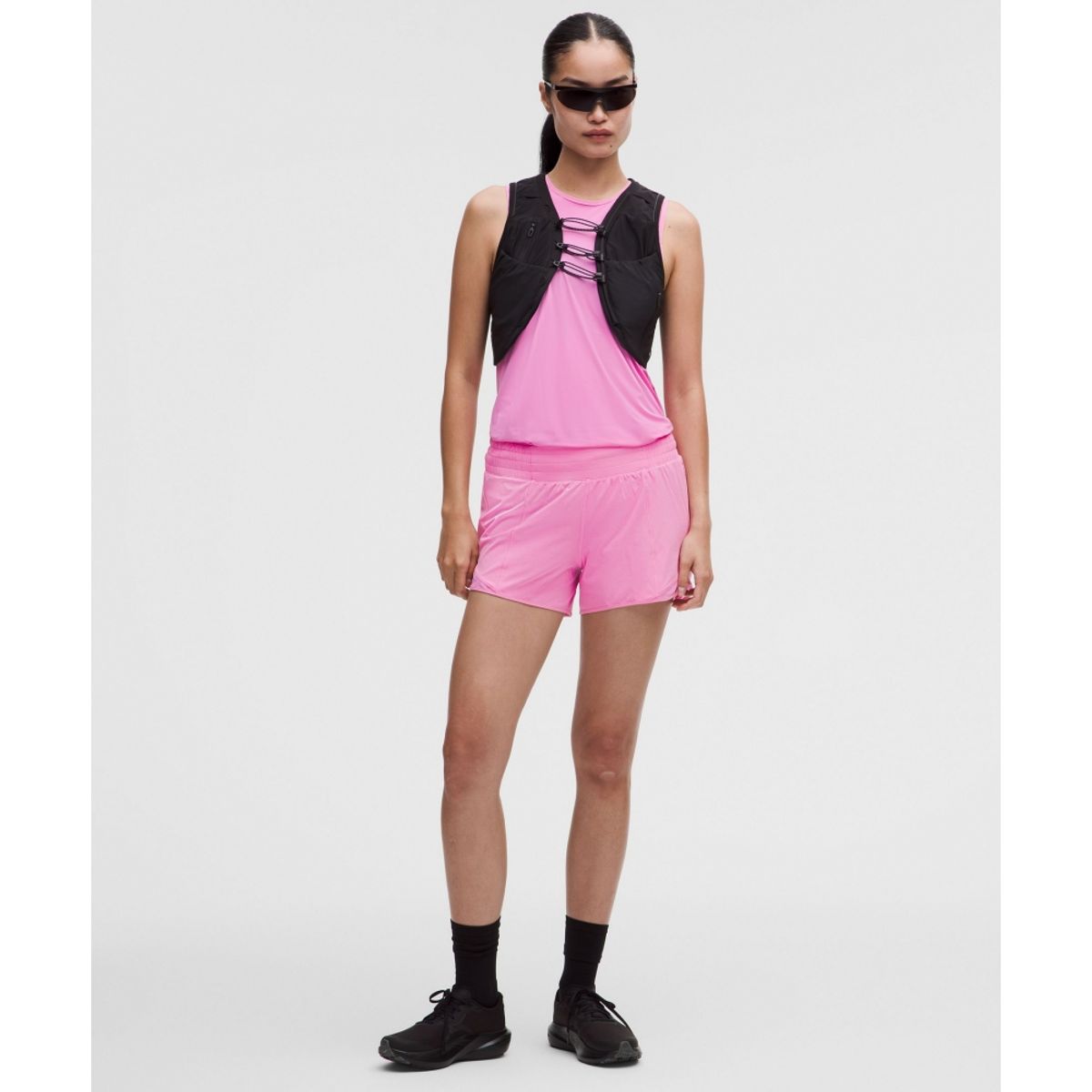 룰루레몬(LULULEMON) 핫티 핫 하이라이즈 라인드 쇼츠 4inch  SWOT