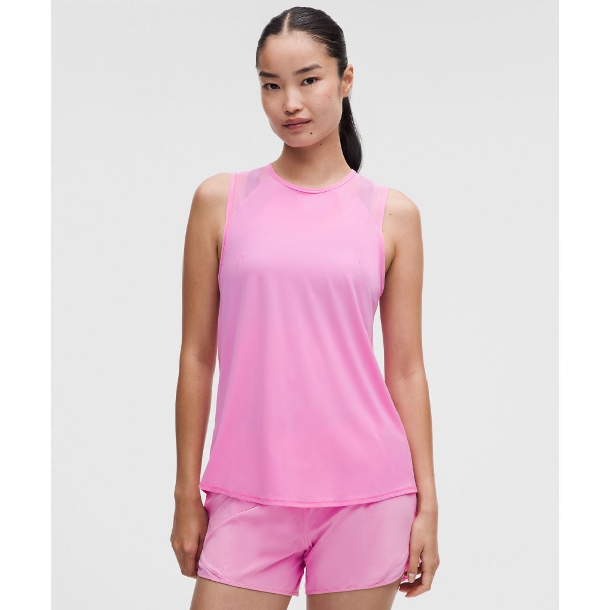 룰루레몬(LULULEMON) 스컬프트 탱크탑  SWOT