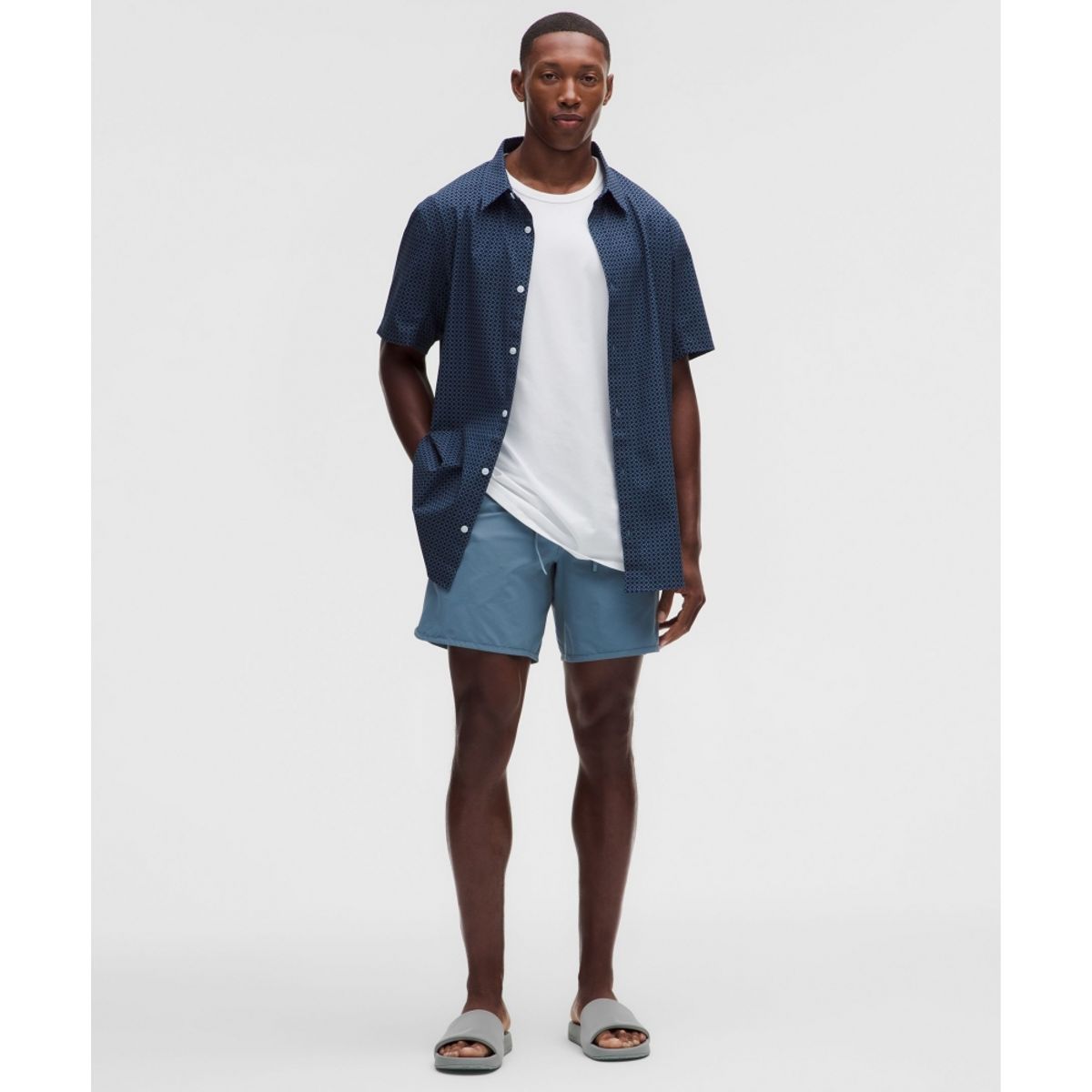 룰루레몬(LULULEMON) 클래식 핏 라이너리스 보드 쇼츠 7inch  STLB