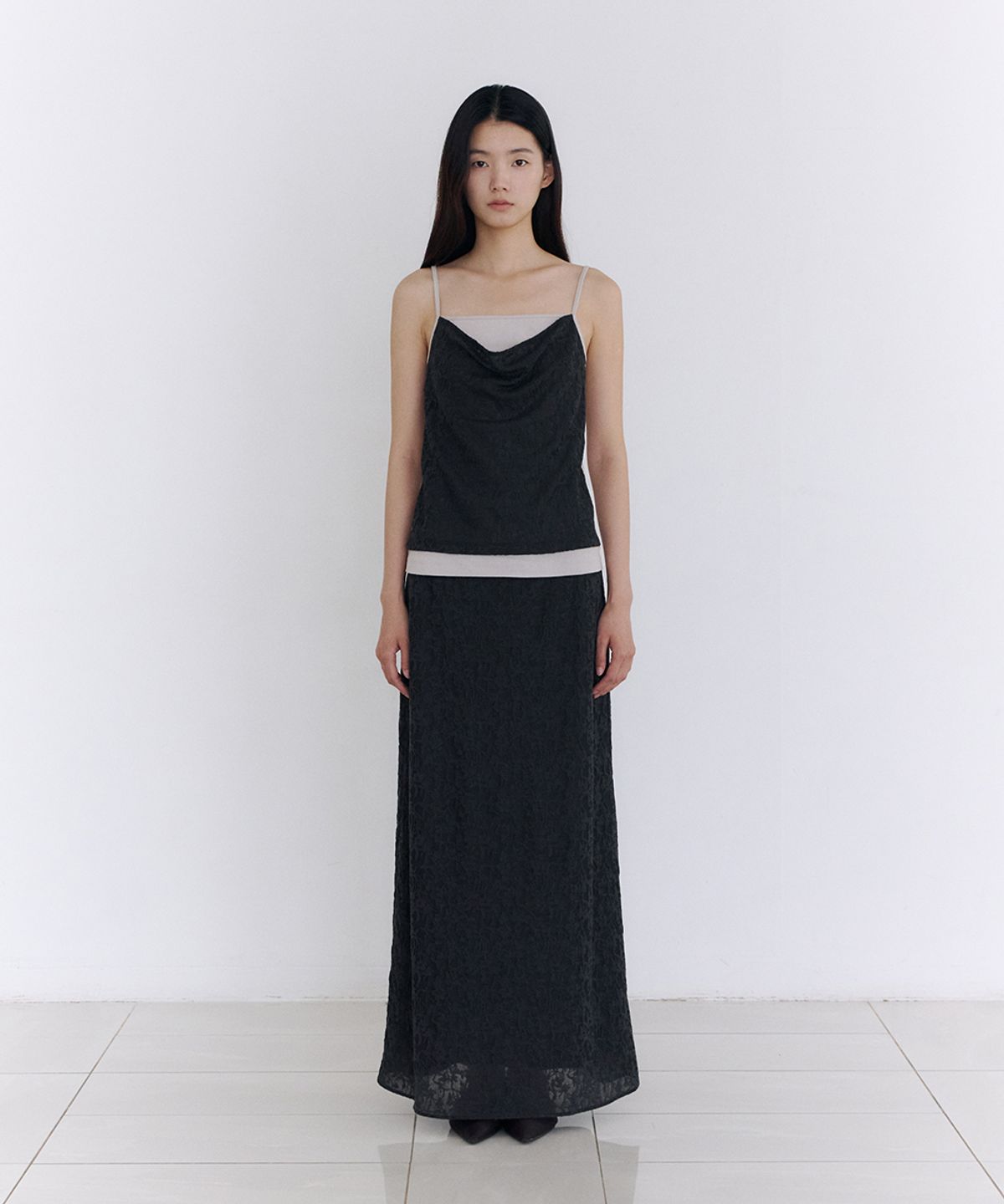 로우타이드(LOW TIDE) JACQUARD LAYERED SLEEVELESS TOP [BLACK]