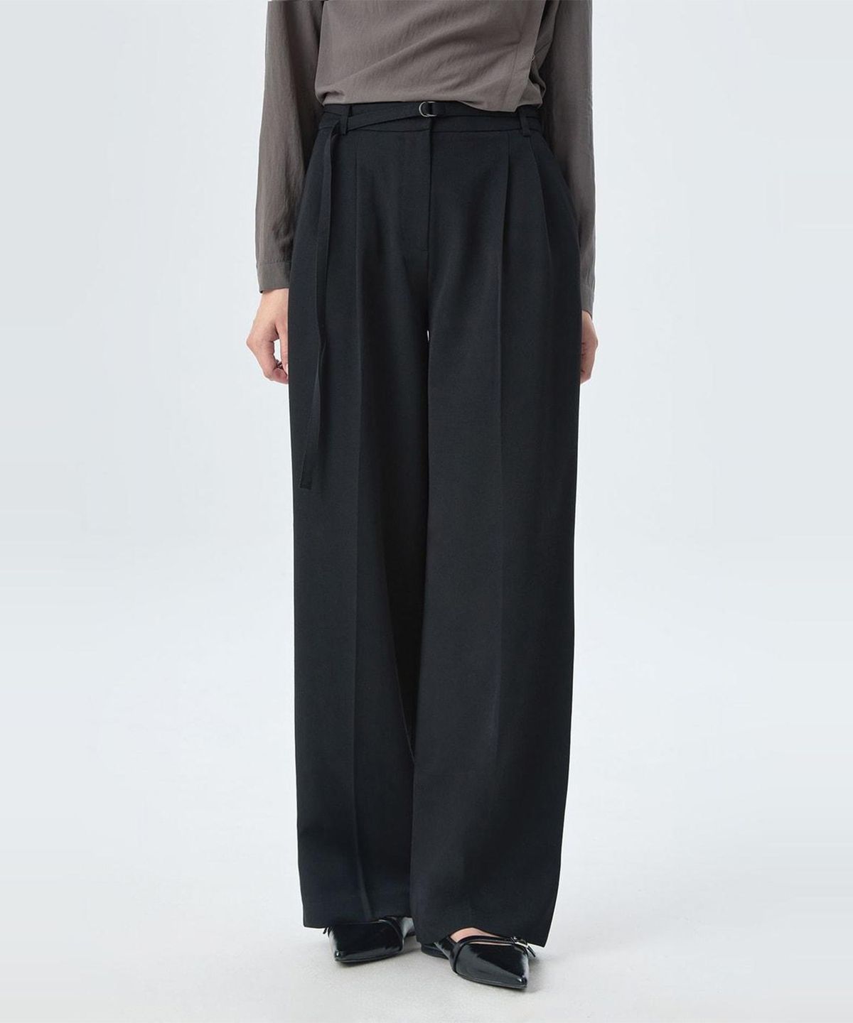 미쏘(MIXXO) 벨티드 와이드핏 슬랙스_MIWTWGT04B