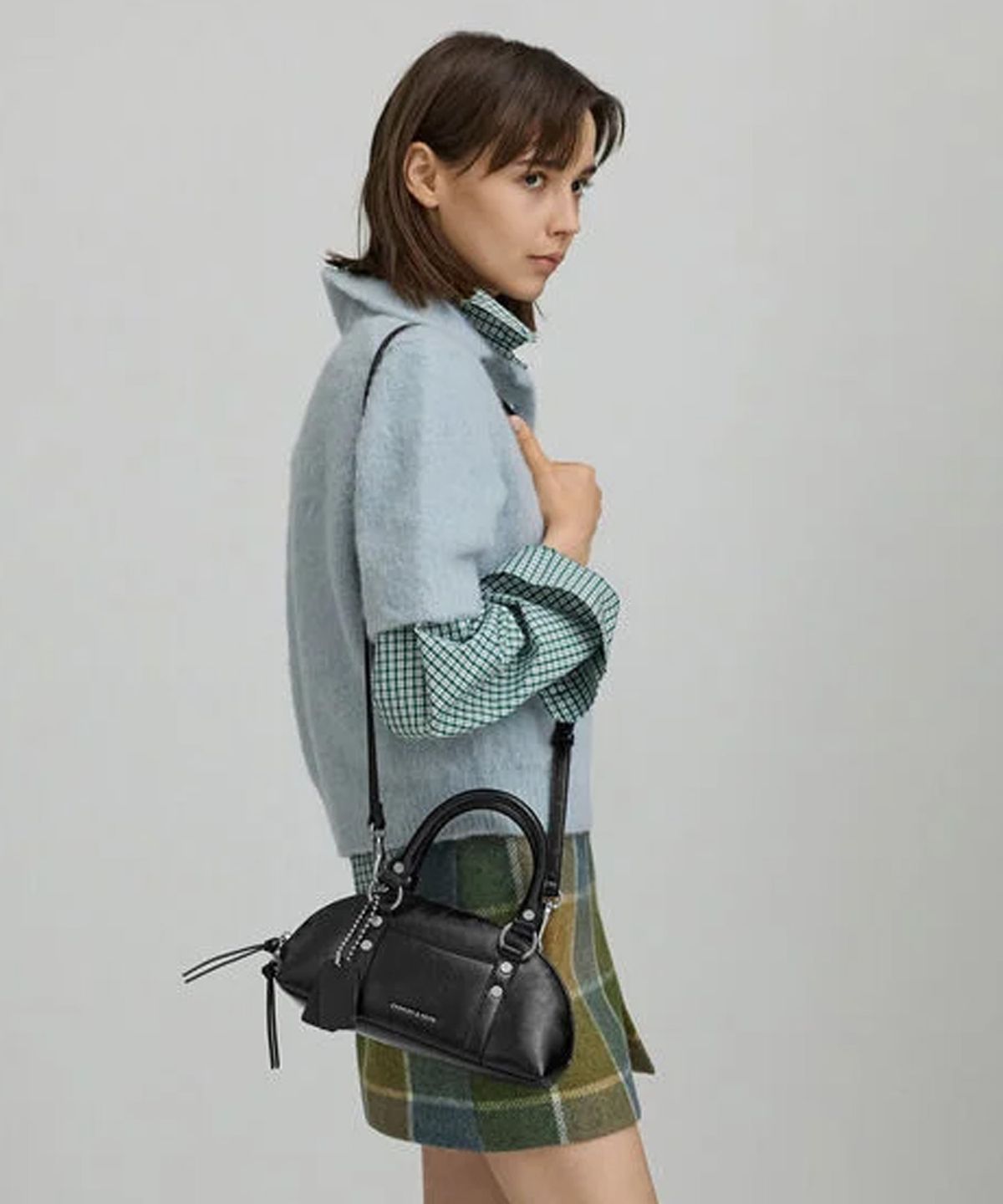 찰스앤키스(CHARLES & KEITH) 타티아나 스터드 볼링백 CK2-30151689