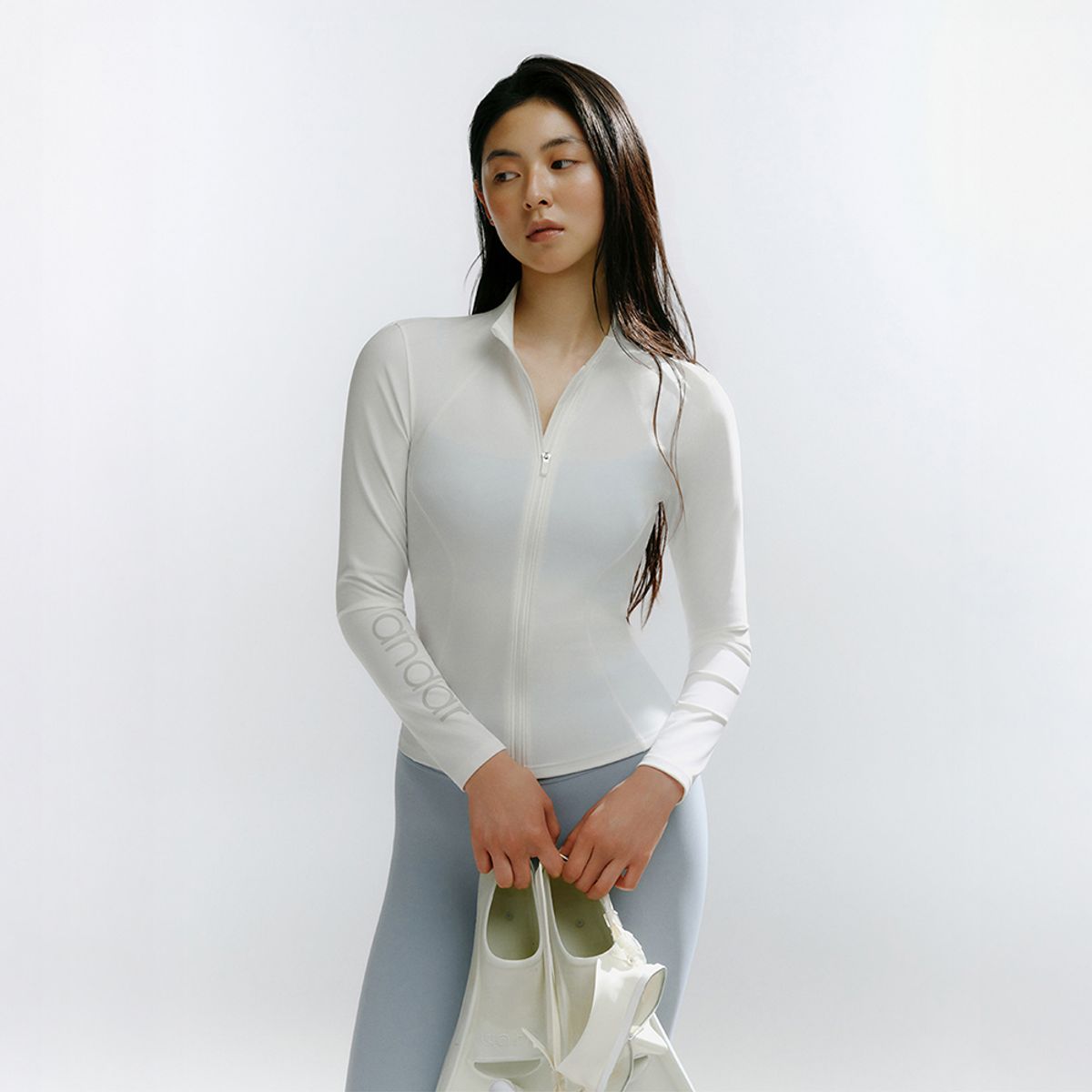 안다르(ANDAR) NEW 풀앤비치 집업 래쉬가드