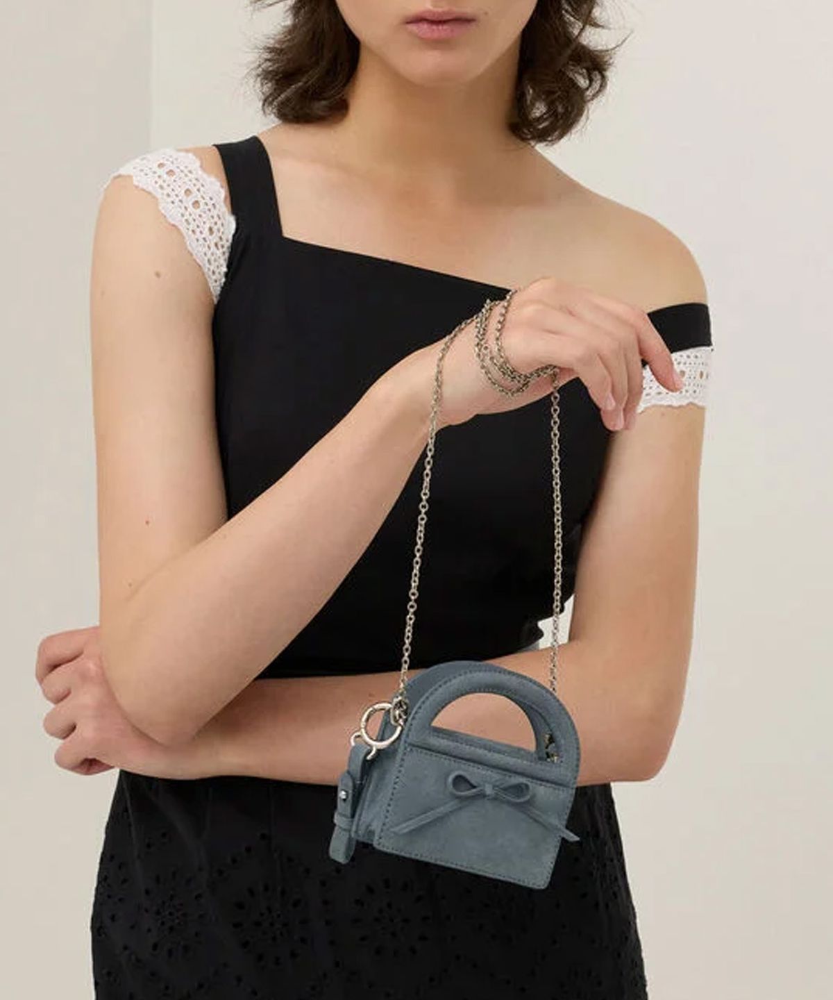 찰스앤키스(CHARLES & KEITH) 리스 보우 탑핸들 리스틀릿 스모키 블루 CK6-10681294-1