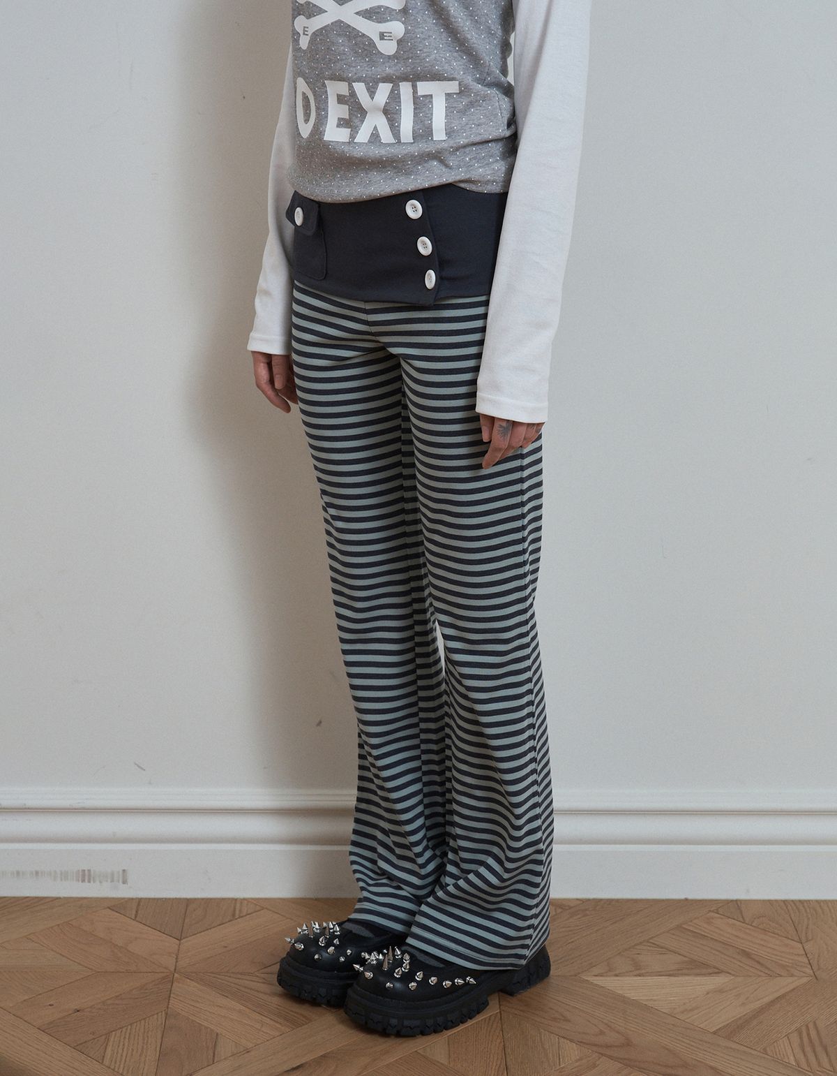 셋업이엑스이(SETUP-EXE) SKULL LOGO STRIPE FLARE PANTS / MINT