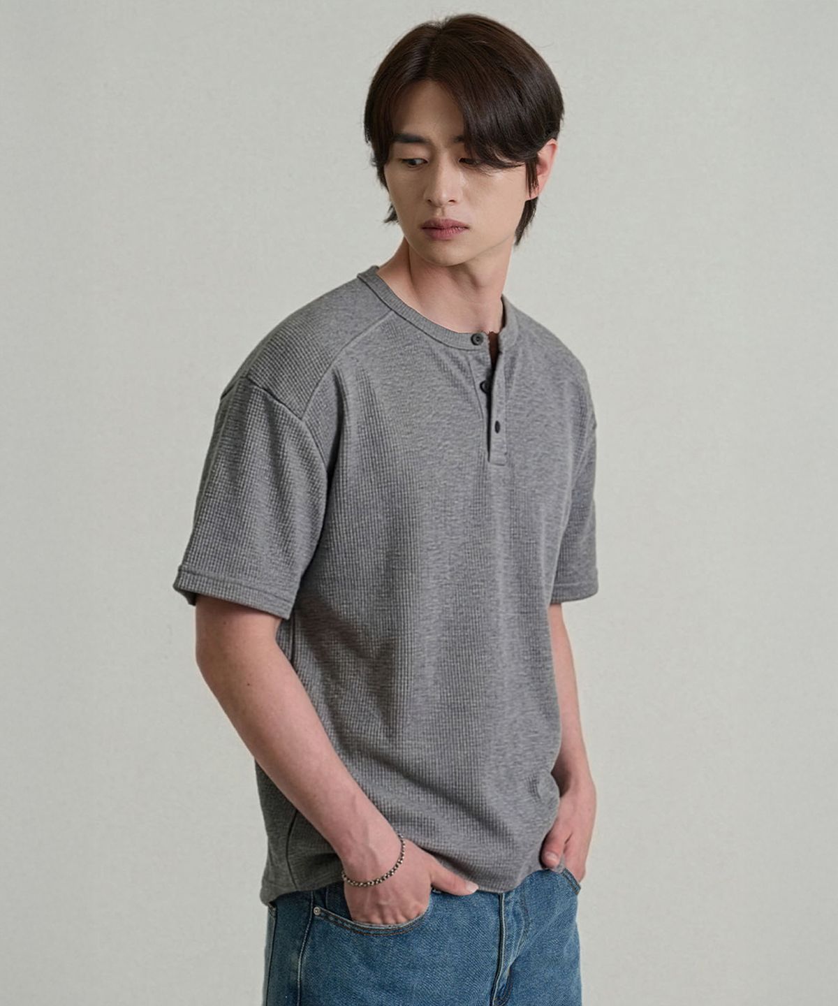 크레드먼스(CREEDMENS) 코지 와플 절개 헨리넥 반팔티 (GRAY)