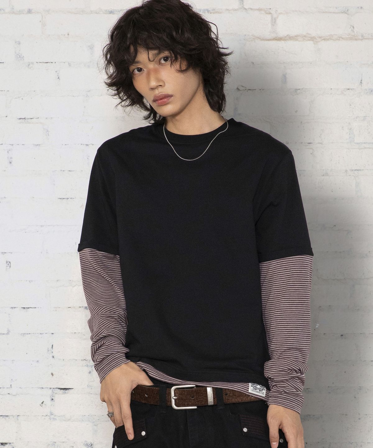엑스톤즈(XTONZ) XTT166 롤업 레이어드 크롭 롱슬리브 (STRIPE BLACK)