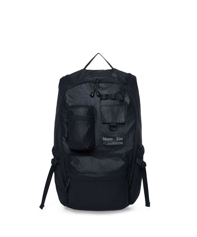 MULTI-POCKET LITE BACKPACK IN BLACK