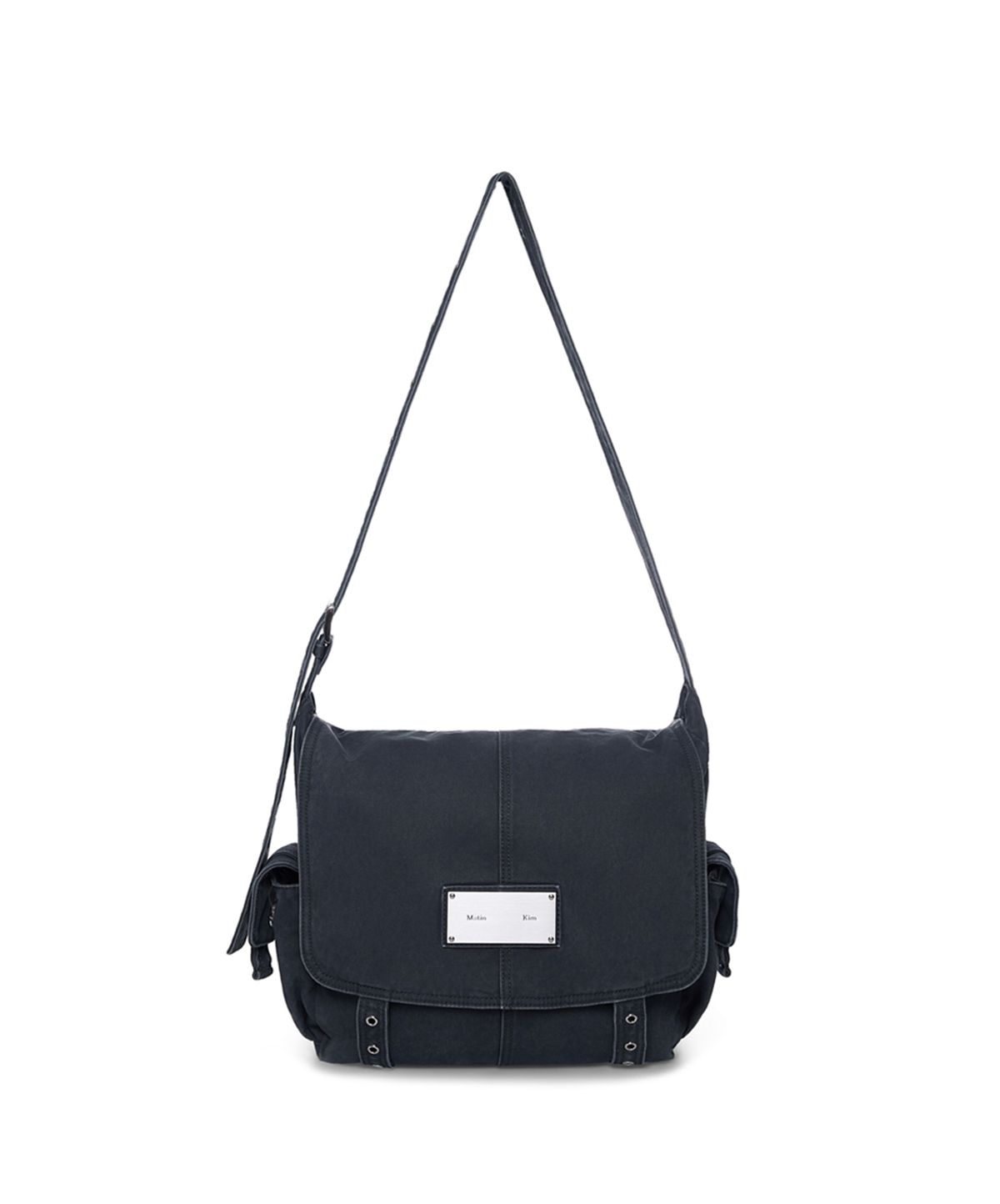 마뗑킴(MATIN KIM) VINTAGE WASHED COTTON MESSENGER BAG IN NAVY