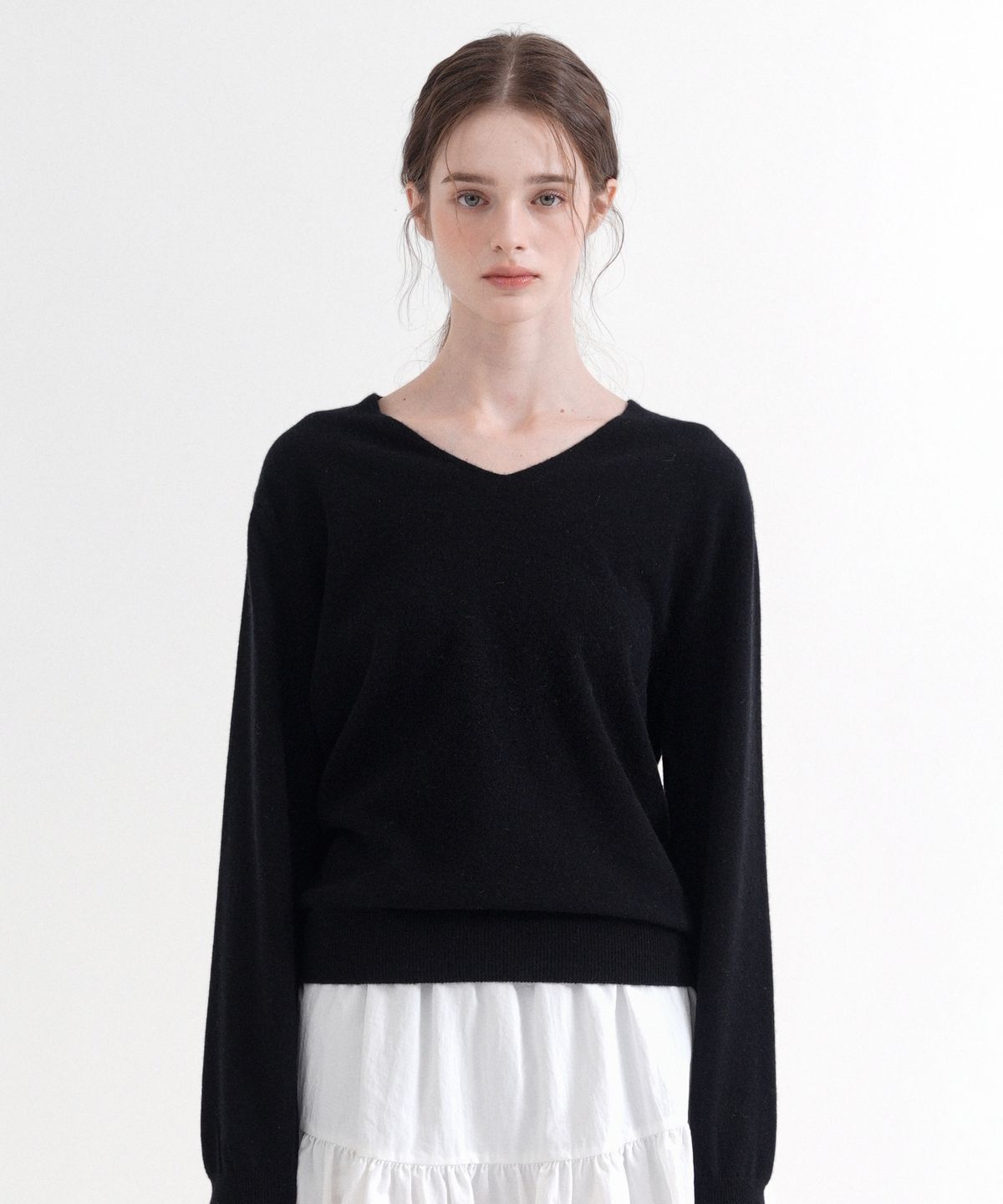블레티(VLETI) Merino Wool 100% V-Neck Basic Knit (black)