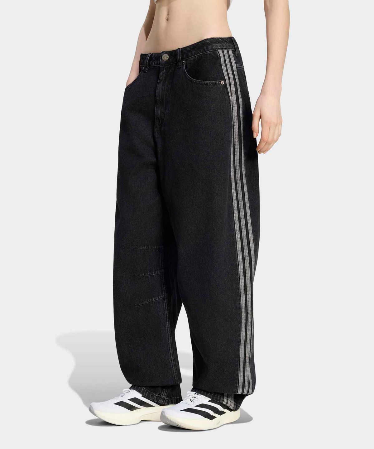 아디다스(ADIDAS) 하이 라이즈 배럴 레그 데님 팬츠 - 트루블랙데님 / KQ6474