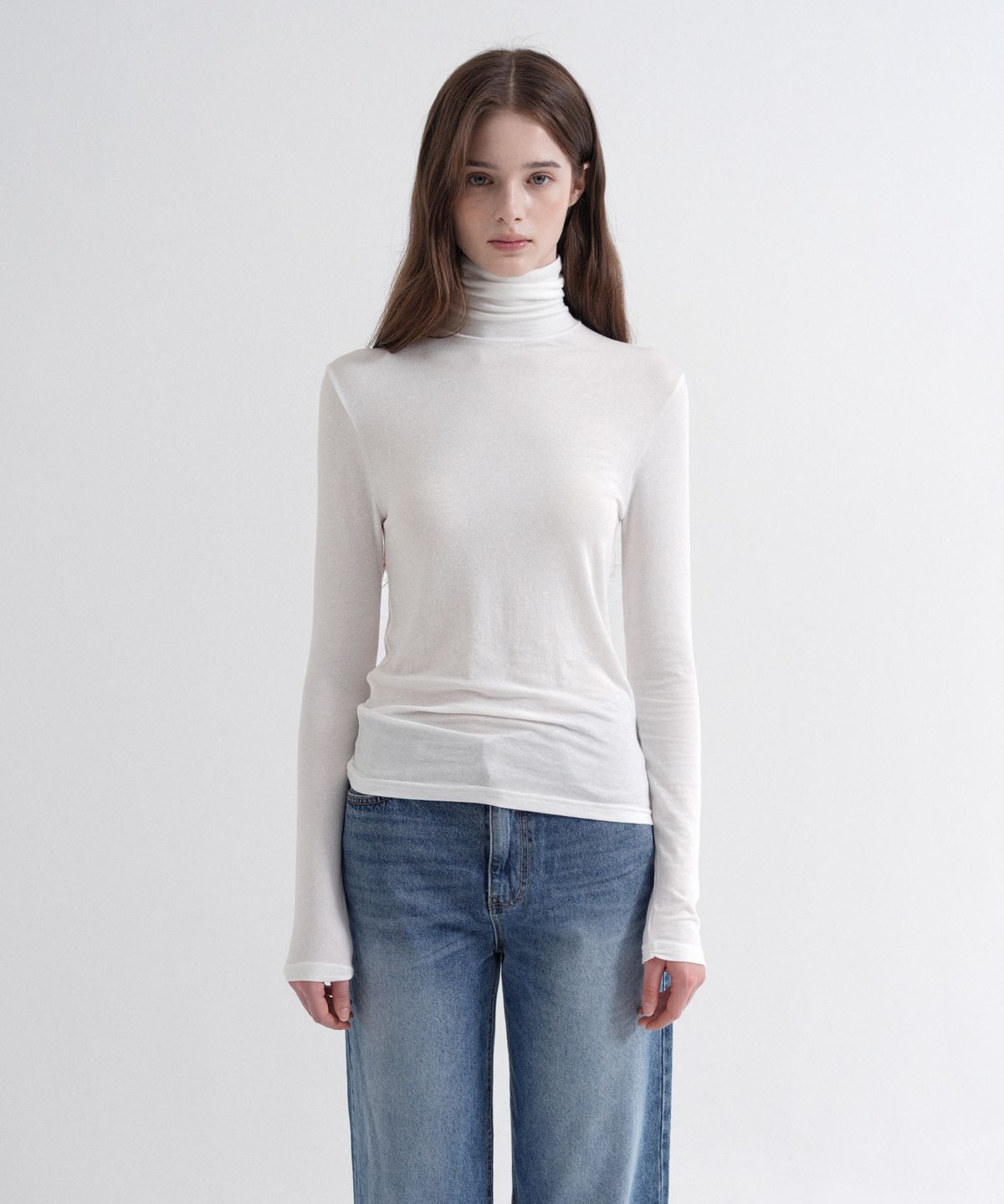 블레티(VLETI) High Neck Span Slim T-Shirt (ivory)