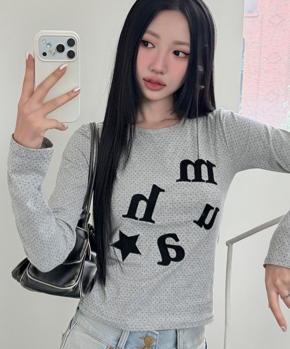 무아무아(MUAHMUAH) 도트 패치 로고 긴팔티 [그레이]