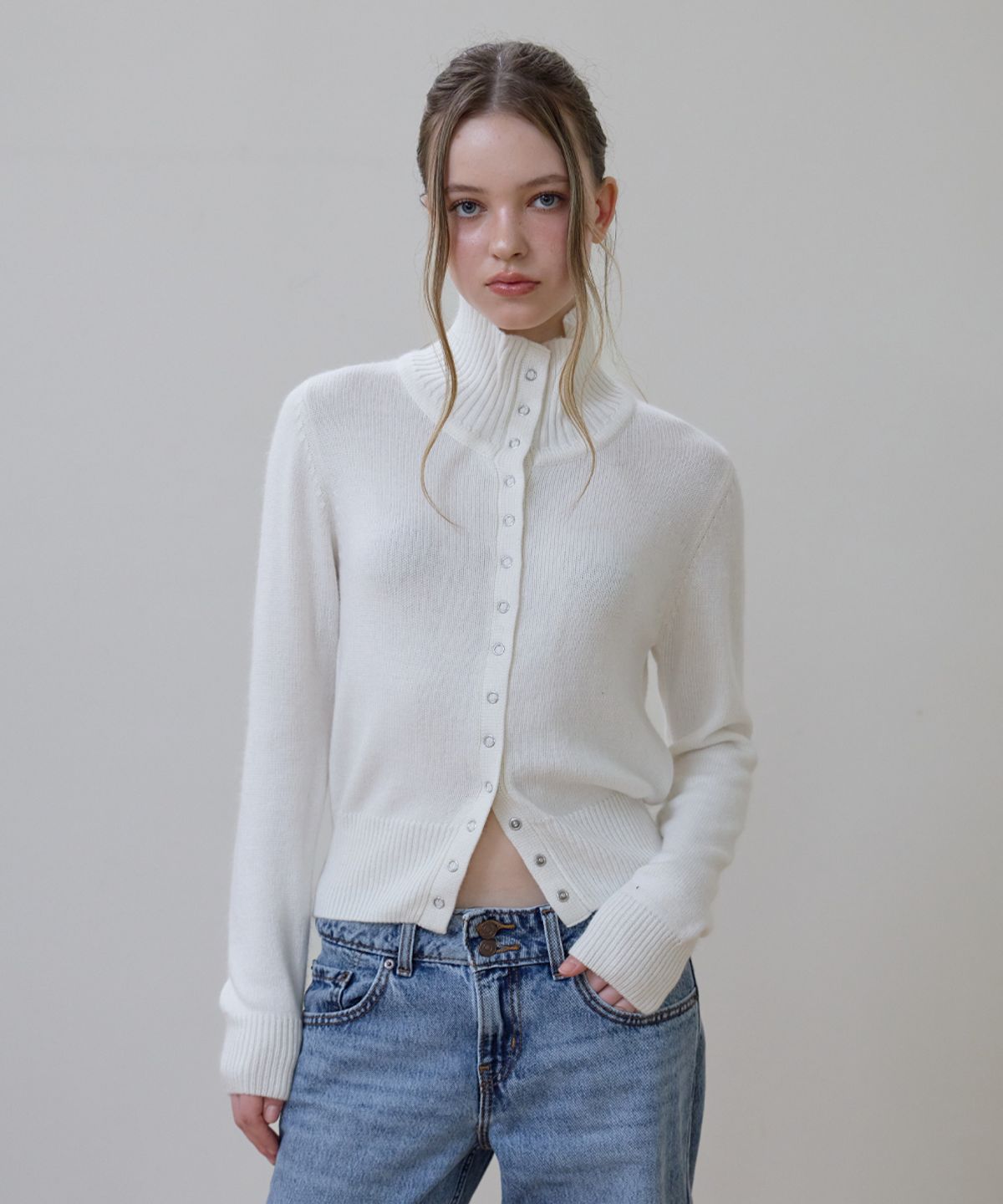 로제프란츠(ROSEFRANTZ) High Neck Eyelet Cardigan [Ivory]