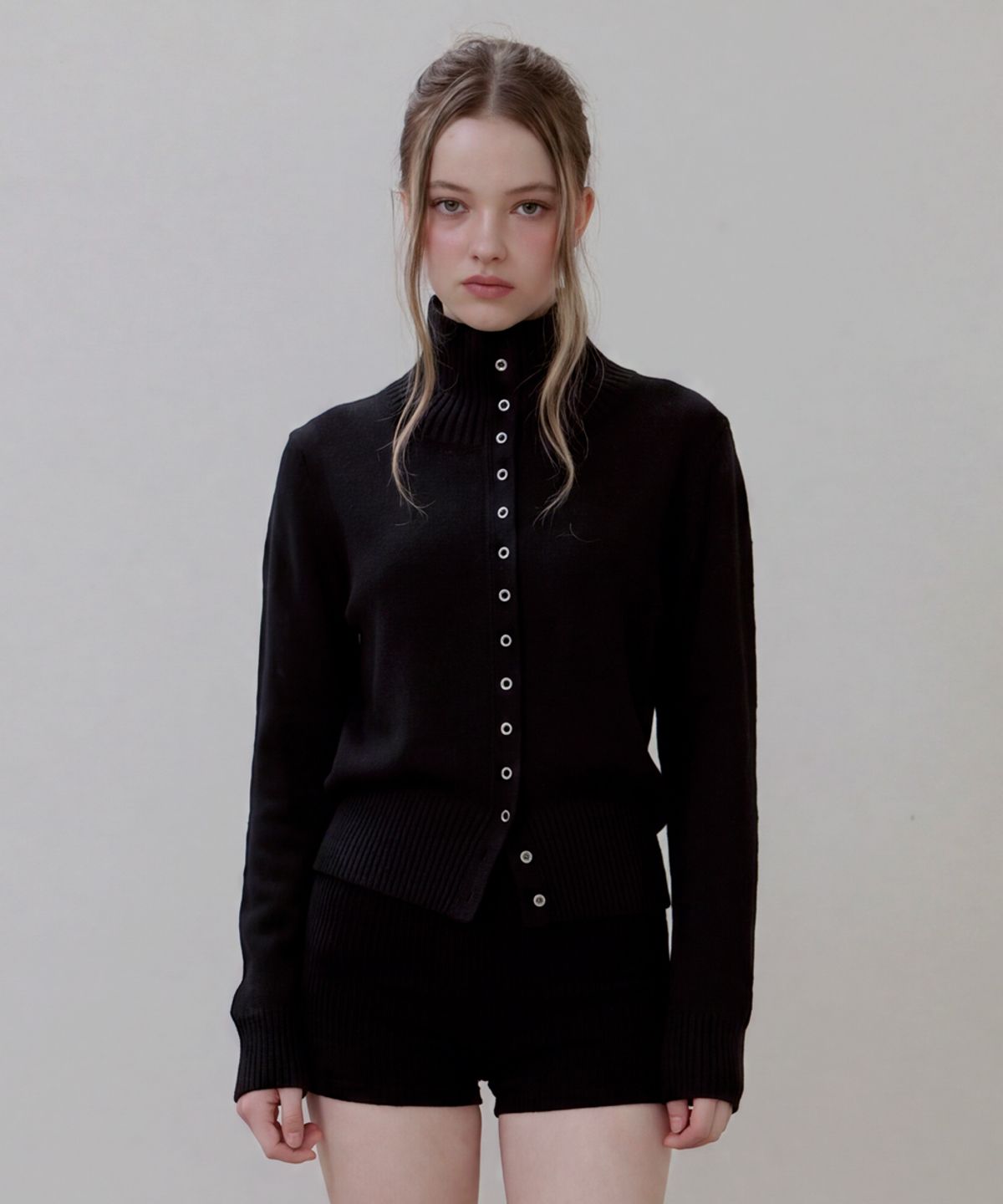 로제프란츠(ROSEFRANTZ) High Neck Eyelet Cardigan [Black]