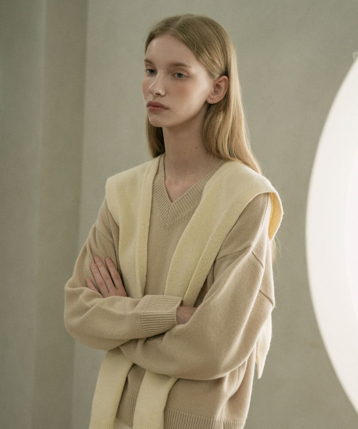 블레티(VLETI) Wool Knit Shawl (light beige)